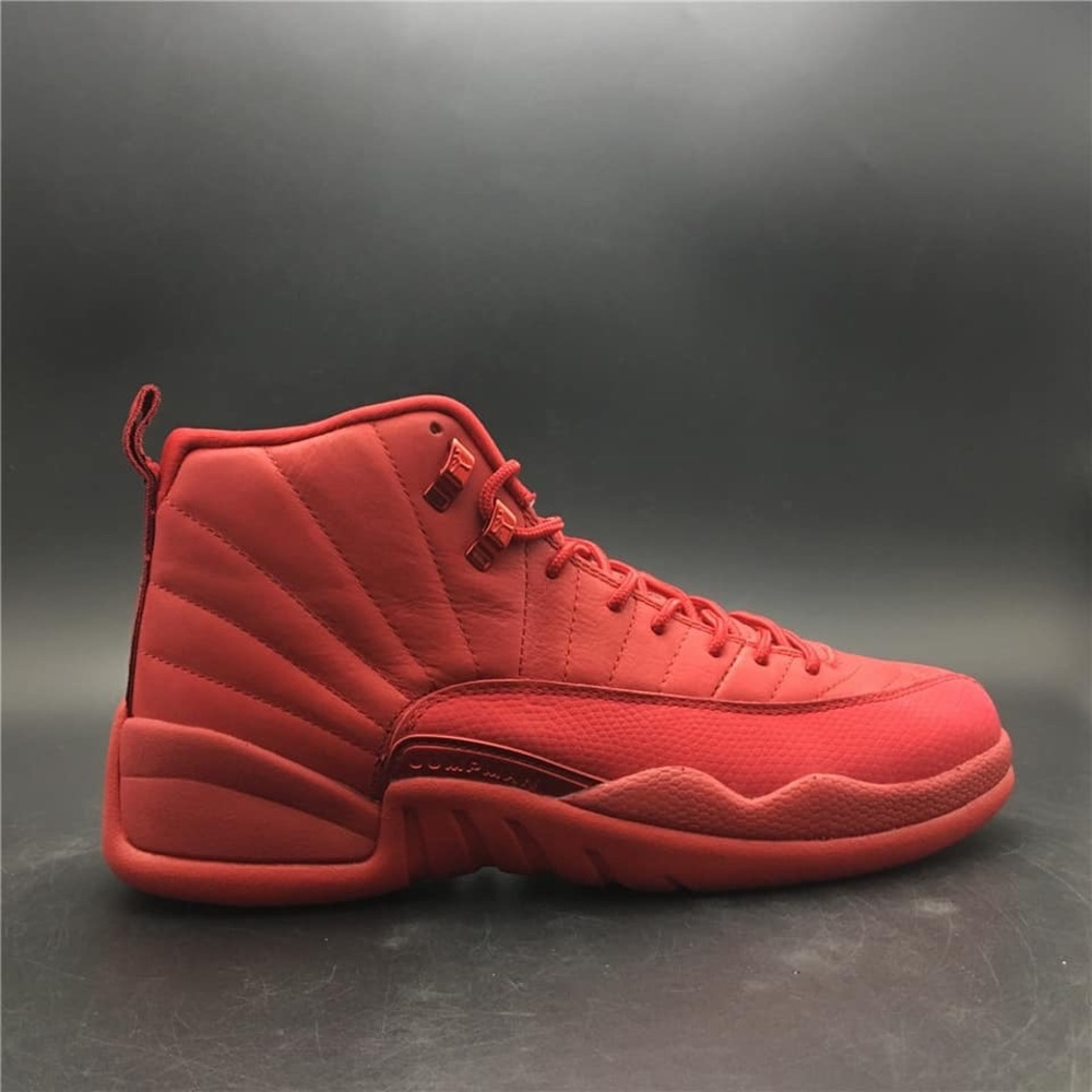 Jordan 12 Bull